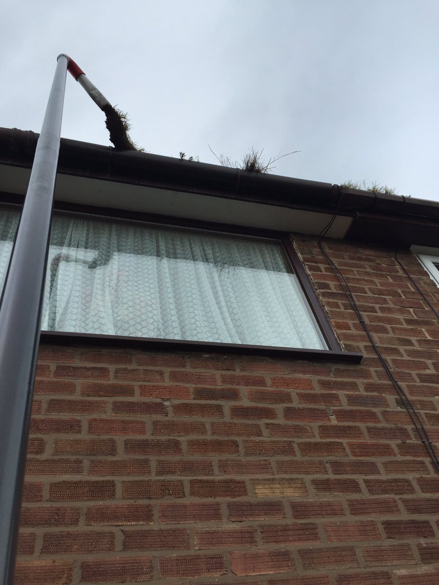 We can clear out gutters from the safety of the ground. <a href="/LHThousing/">LHT</a> @PlusDane