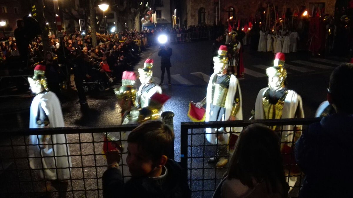 rourevell's tweet photo. Vivint la tradicional #processó dels sants misteris a #Camprodon https://t.co/NLIz7nWnp0