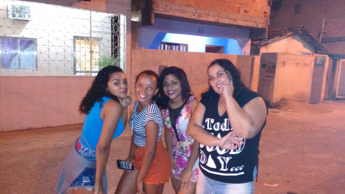 CrisDeir's tweet photo. Juntas dá muito bom altos papos!!
#afrontabb https://t.co/k9NvtIngtV