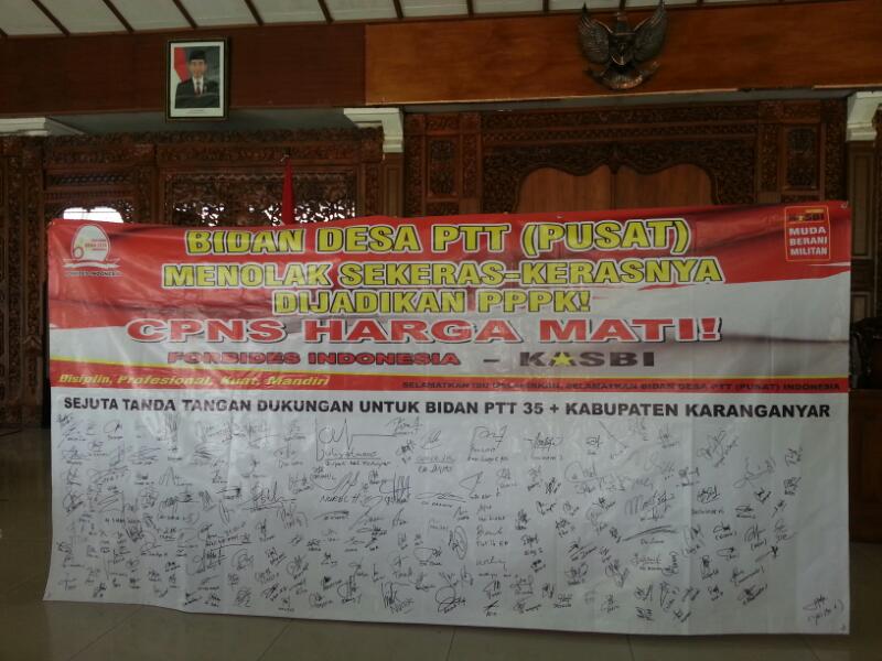lenny_bidanimyu's tweet photo. Ttd dukungan pns 35+ p bupati karanganyar p Juliatmono @ganjarpranowo @menpangoid @NilaMoeloek @jokowi @KSPgoid amalkan pancasila sila 5 , https://t.co/TlSeJJY9Ca
