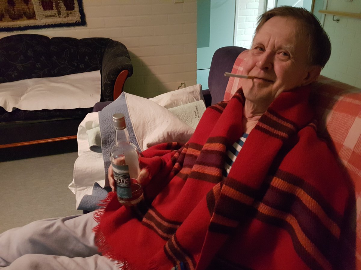 DillstromSamuel's tweet photo. Timontalon yöklubin miesten sikari-illan tunnelmia Pääsiäisenä 2017
#Timontalo #hyväelämä #HyväVanhuus #ProudAge1 #phhyky @HyvaPhhyky https://t.co/aOw8fpdoD6