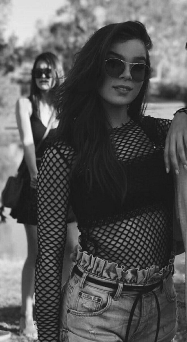 ˚  ✹ *  ✧. everybody loves pretty, everybody loves cool. ✦ ˚ ✵ *