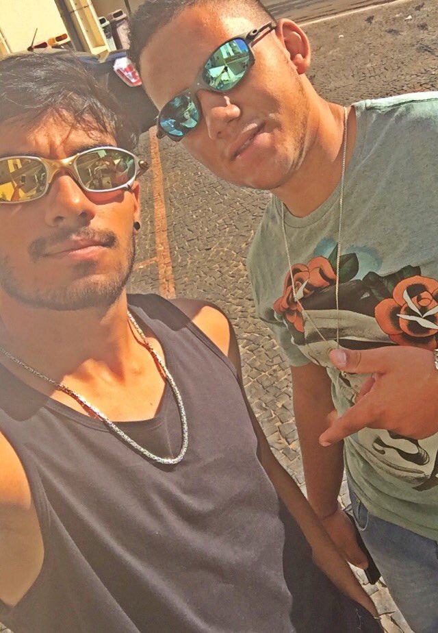 poxa_way's tweet photo. Abre aí #alôCaldas #exxtouro 😝 https://t.co/ChLjPh1RXP