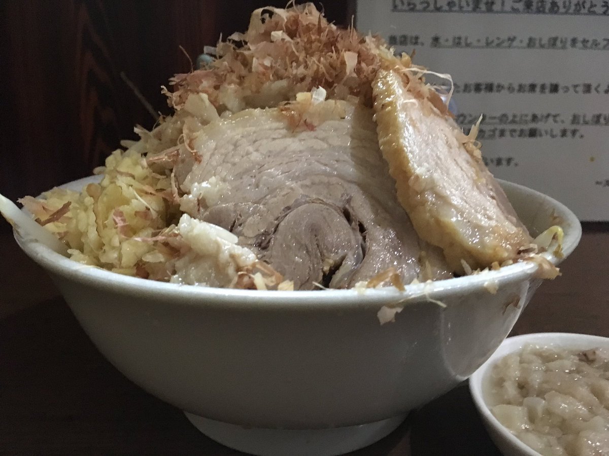 いちごちゃん בטוויטר ラーメン荘これが好きだから 西宮 毎月恒例限定塩ラーメンの日 優しい塩ラーメンめったンコ美味し 信仰のない貴方がたのよく言う 神豚 僕にはよく理解出来ないけど今日の豚がそれなんだろう 塩脂マシマシでライスにかけて食べる予定がライス