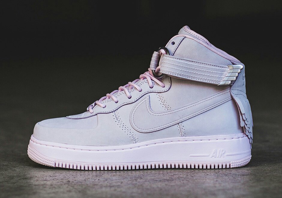 RhashadC's tweet photo. Nike Air Force 1 High Sport Lux Easter release on 04/17/2017 for $275 via https://t.co/CaIJdoqklm #KoFapp https://t.co/C0WSFs2YtC