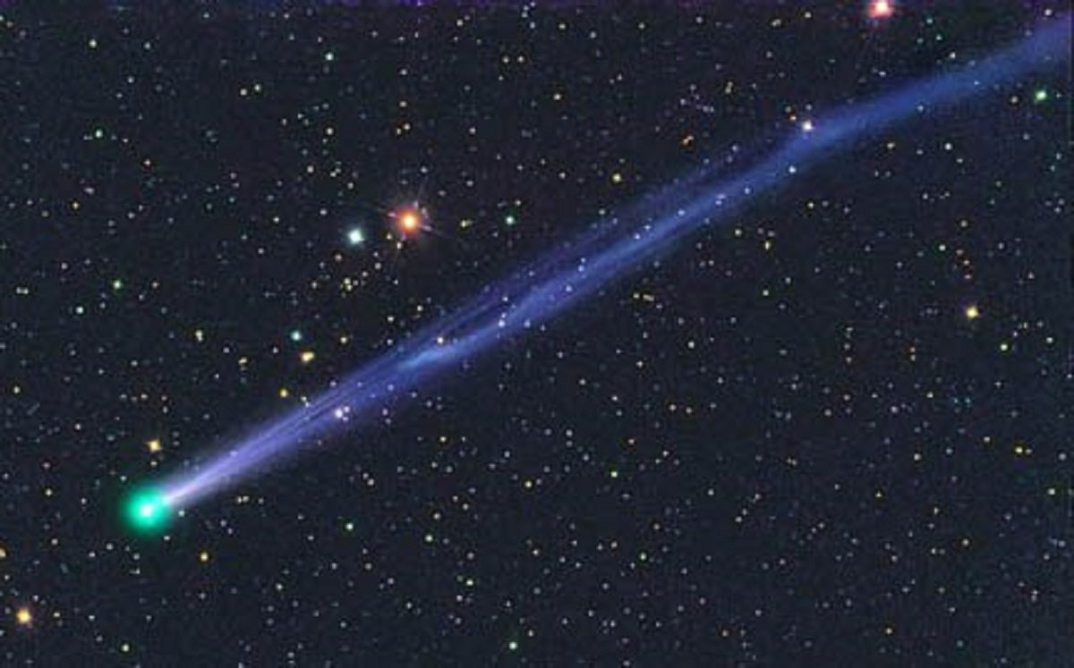 Capital_Morelos's tweet photo. ¿Sabías que el cometa #PanSTARSS pasará el 19 de abril al mismo tiempo que el asteroide "2014 JO25"?
#TeContamos
https://t.co/0D8JekDIhP https://t.co/J0yqSlGomH