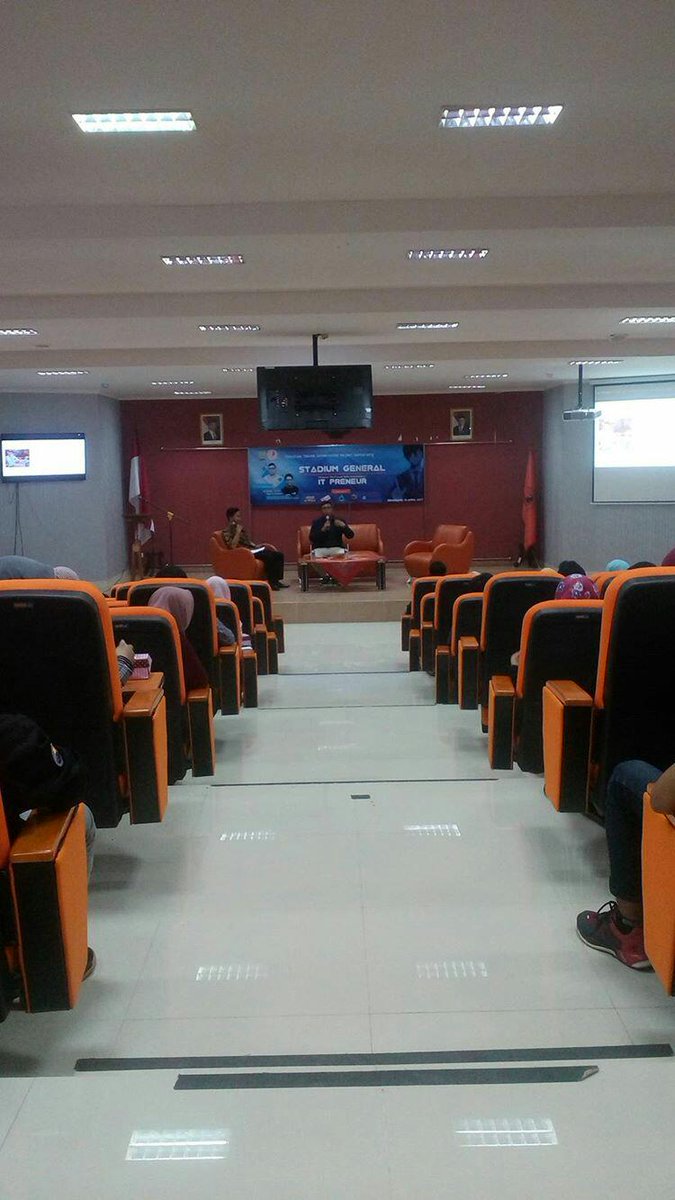 himproteunnes's tweet photo. [LIVE REPORT]
STUDIUM GENERAL IT PRENUER di dekanat FT UNNES
Pembicara 2 Rendra Aditama https://t.co/CsY76ekmCb