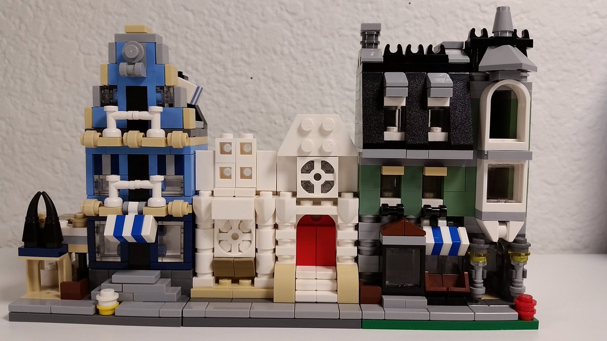 SetToBuild's tweet photo. Thanks to those of you that showed up for our brief #LEGO #minimodular stream! ❤️❤️❤️ It's getting there! https://t.co/VK1Wmr5YtV