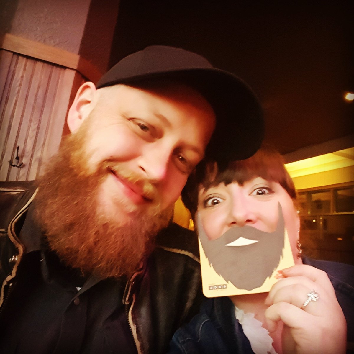 canadian_carrie's tweet photo. Its a Good Friday at Crabby Joes #playoffbeards #hockey #CanadianCarrie #Canadian #CanadaEh https://t.co/cb5kCEyjxv