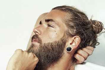 misstamerica30's tweet photo. Wear his hair in a man bun obviously #WhatWouldMillennialJesusDo https://t.co/gv06B3jYCw
