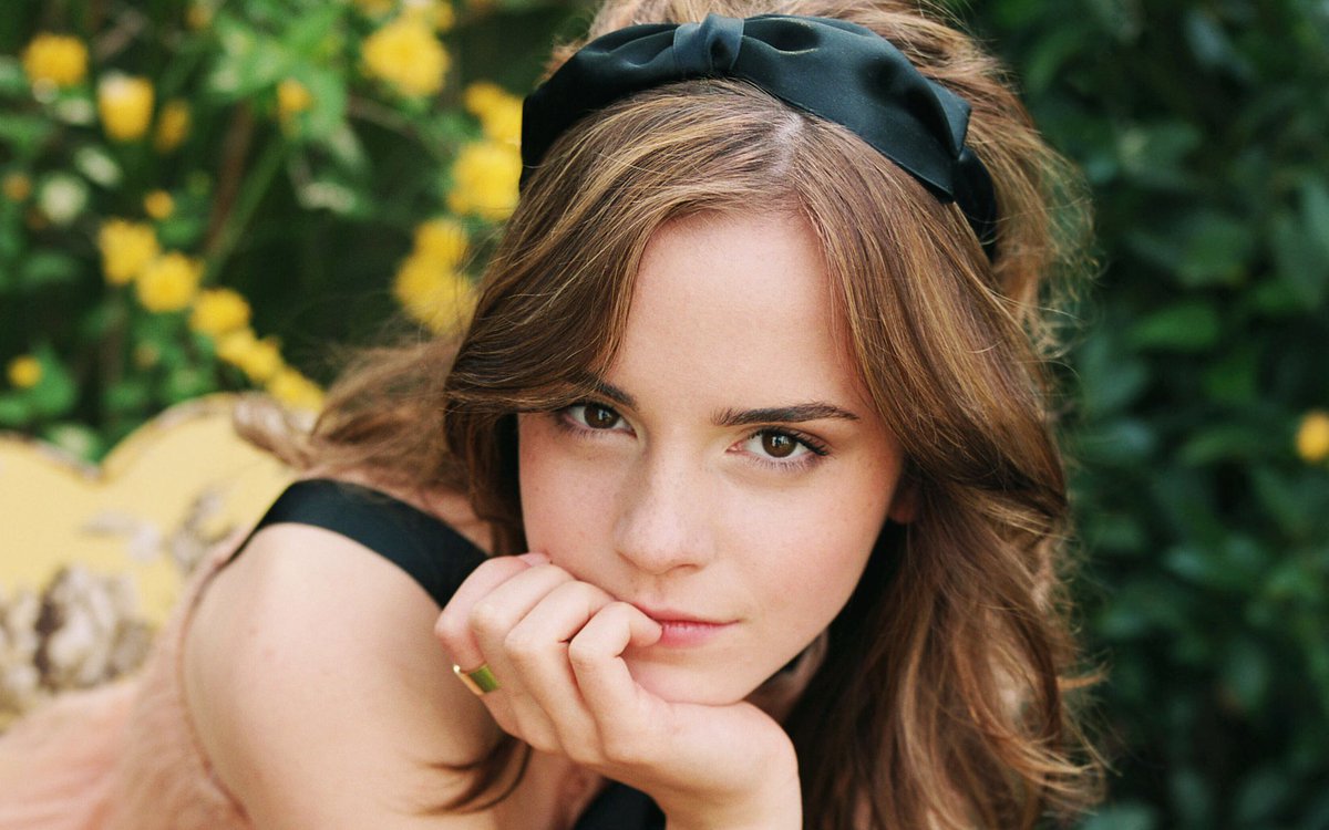 1stIndiaNews's tweet photo. #HBDEmma 🎂
#HappyBirthdayEmmaWatson
Wishing A Very Happy Birthday To The Most Glamorous & Stylish Actress @EmmaWatson https://t.co/NTvyVjJOUG