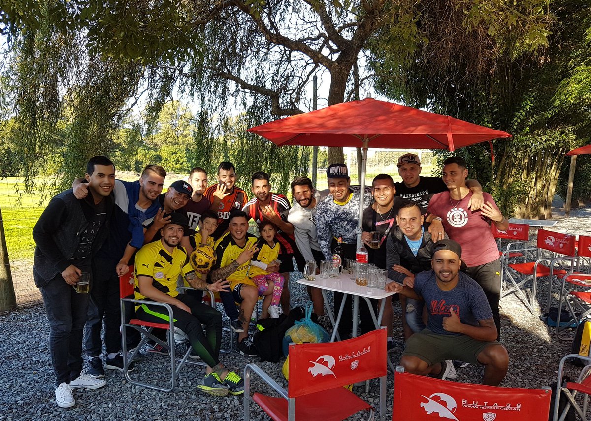 pablogerez22's tweet photo. Hay Equipo .. DORTMUND⚽ https://t.co/J5AU6RHKMo