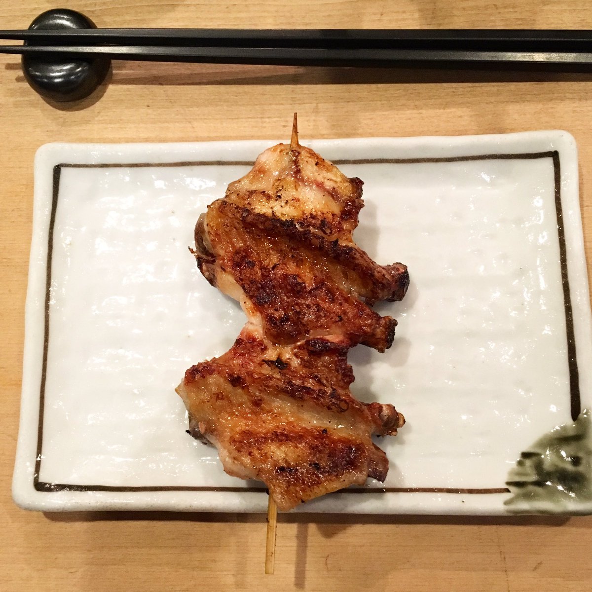 sharibayer's tweet photo. Fancy chicken wing #yakitori #latenight #eeeeeats #hellskitchen #nyc #torishin @… https://t.co/4t7aWh6Eu9 https://t.co/95nhIzxDxk