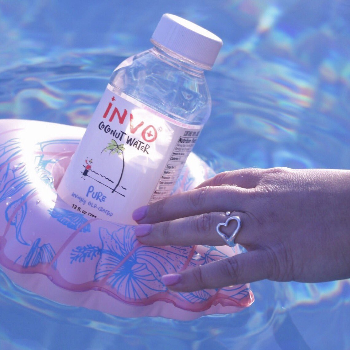 invococonut's tweet photo. Don’t be shell-fish! Share a bottle of INVO Coconut Water with your friends this weekend! #INVOFresh https://t.co/jbAqMJAM6E