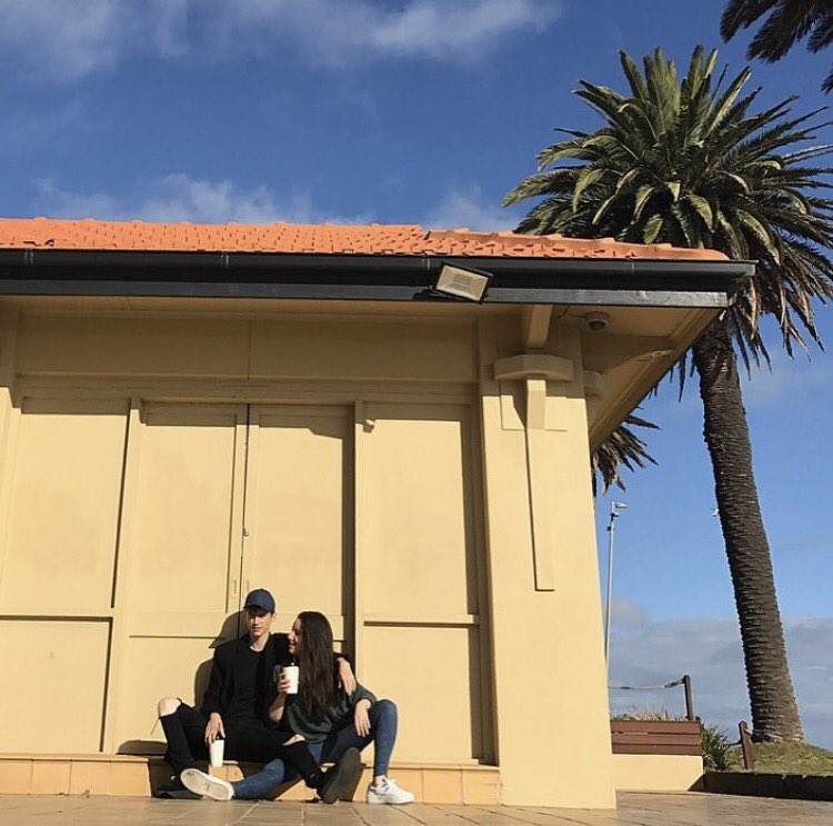 TS__Updates's tweet photo. #TSUD
Troye en el Instagram de kerrijessica "🌴" https://t.co/IcI3EN43bn