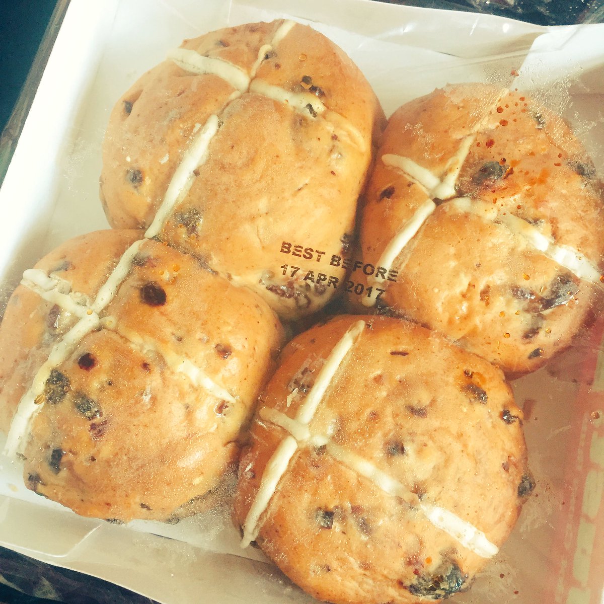 Thank you to <a href="/JustGFBakery/">JUST:Gluten Free</a> and <a href="/waitrose/">Waitrose & Partners</a> for making my #glutenfree hot cross bun dreams come true 🙏 #EasterWeekend #hotcrossbuns #coeliacuk