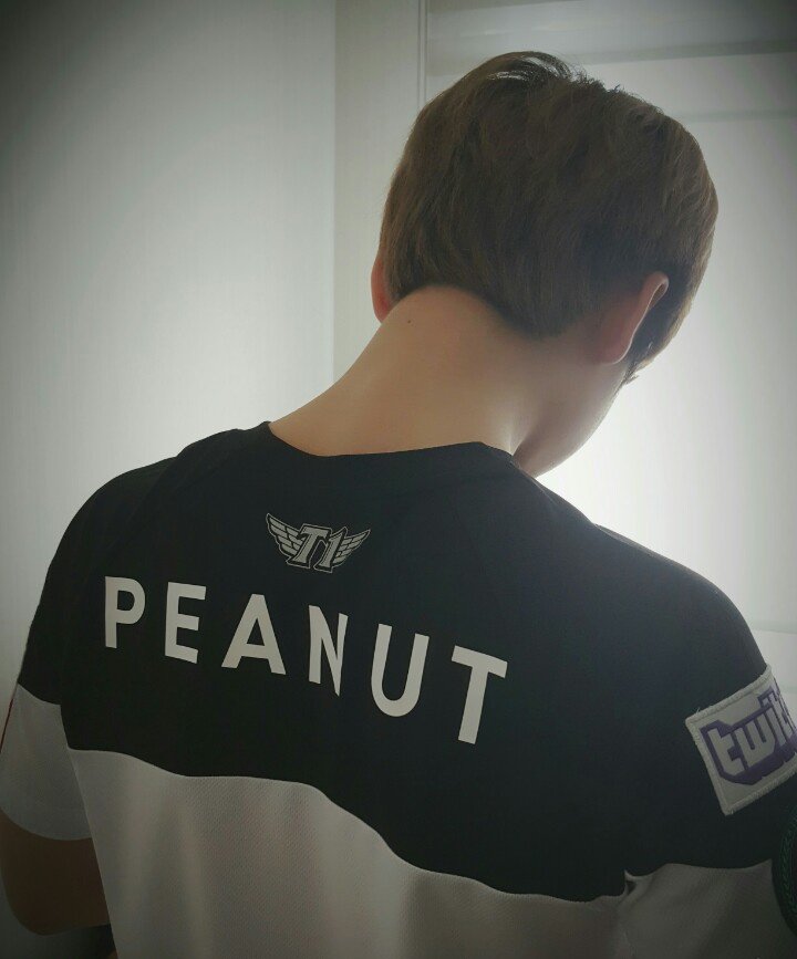 T1LoL's tweet photo. long time no see 😆 #SKTT1 https://t.co/RFyVL9owYv
