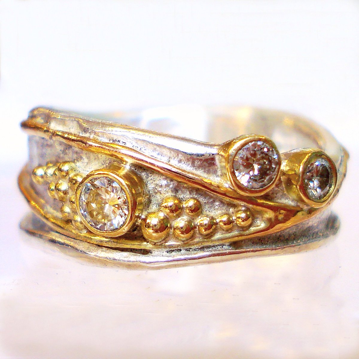 simchagallery's tweet image. #handmade #nature inspired #Rings by Stephen Roper @leedscornex balcony level #Leeds #shopping #contemporary #jewellery #