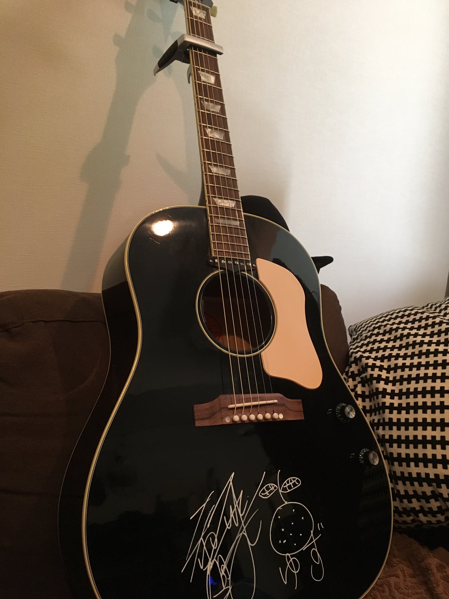 モーリスの12弦ギターゆずの北川さんのサインいり