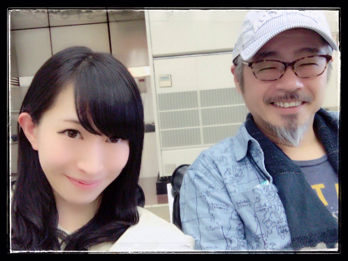 名塚佳織 今日はヘロqで共演中の中博史さんと収録現場でご一緒で す ت 稽古に行けず ちょこっとソワソワな二人 笑 もちろん収録も大事なお仕事なので楽しみつつ丁寧に ただ 休憩中はついつい犬神家の話に 笑 芝居バカです ᆺ ゞ笑