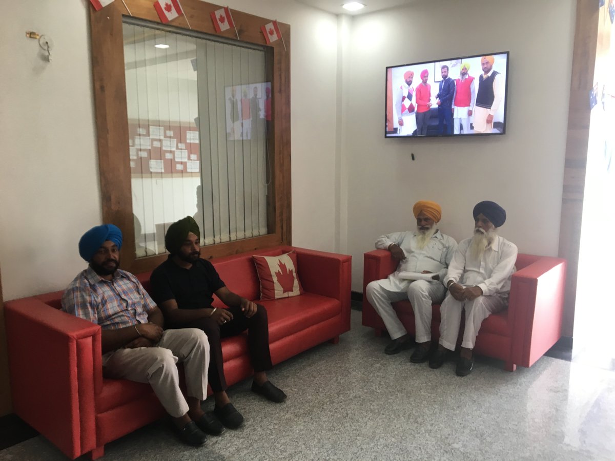 CanadianAcaEdu's tweet photo. #ਆਸਟ੍ਰੇਲੀਆ #ਨਊਜ਼ੀਲੈਂਡ #ਕੈਨੇਡਾ ਦਾ #STUDY_VISA ਹੁਣੇ ਅੱਪਲਾਈ ਕਰੋ 
**ਅੱਜ ਹੀ ਮਿਲੋ**
#CANADIANACADEMY
#BATHINDA #KOTKAPURA #CHANDIGARH #SANGRUR https://t.co/YtKZo8VH1A
