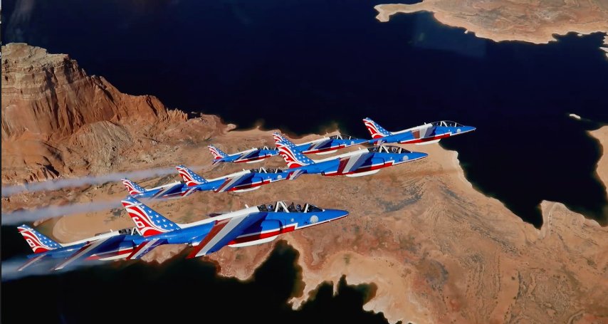 #PAFUSTour Hier nous vous offrions une image du survol de l'Ouest américain par la <a href="/PAFofficiel/">Patrouille de France</a>... Place à la vidéo! youtu.be/_TaaB1jOp6I
