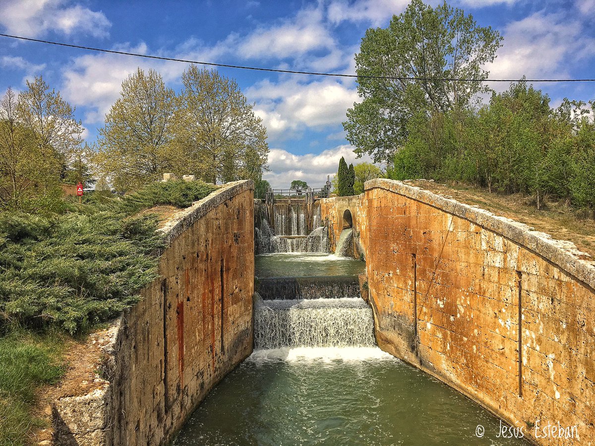 MaKiNoTa_SiNMaS's tweet photo. #Exclusa #CanalDeCastilla #Palencia #ComparteTuFotoDelDia https://t.co/eizvHTKz8B
