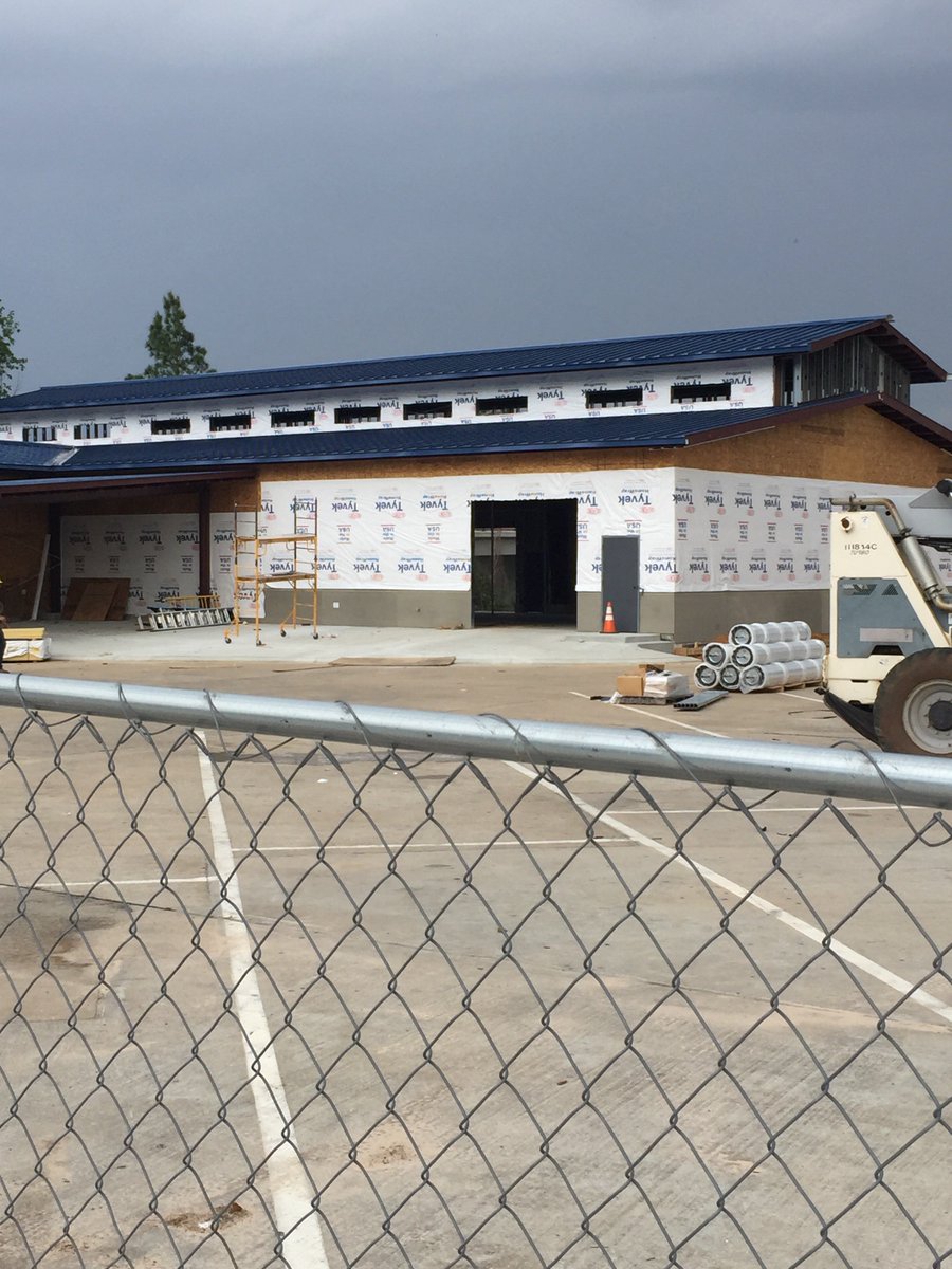 ParatiRowing's tweet photo. Boathouse build will soon be finished. #dryspace #nicejob #verygrateful #WoodforestBank #WoodlandsTownship https://t.co/K08HdTybJ6