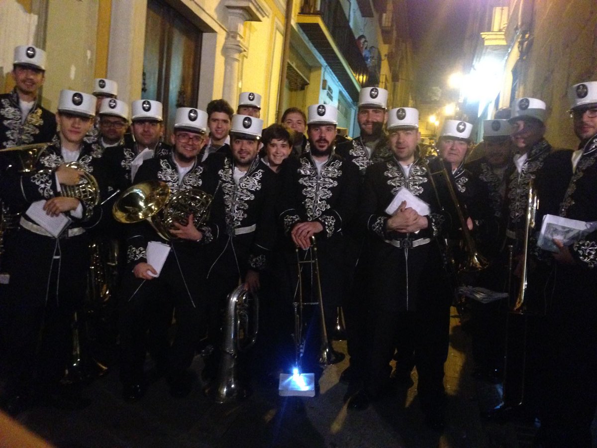 todo_en_fa's tweet photo. Que decir de estos personajes.... #Grandisimos https://t.co/yItnB45GKY