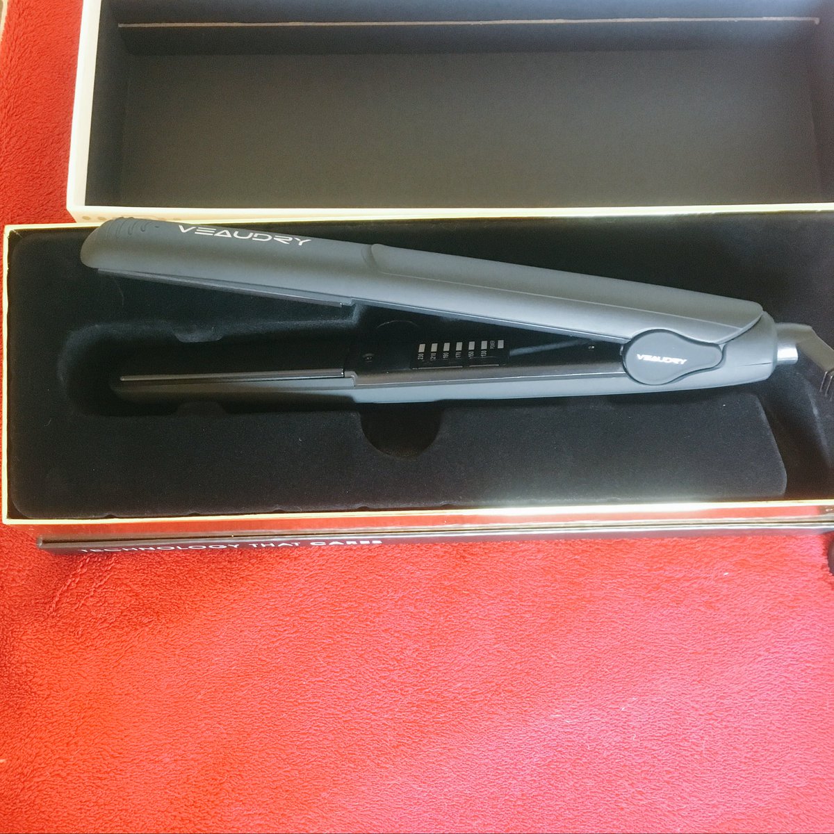 Marli_Roodt's tweet image. Blessed beyond words 🙏🏻🙌🏻😱 thank you @VeaudryInt  looking forward to  be working  with this great brand ❤