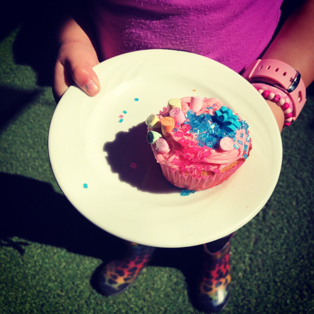 JaneLinleyT's tweet image. Making memories @MakarangaLodge #easterhunt @thebrandfactor1 @TinyTrackSA 💗🐰💗