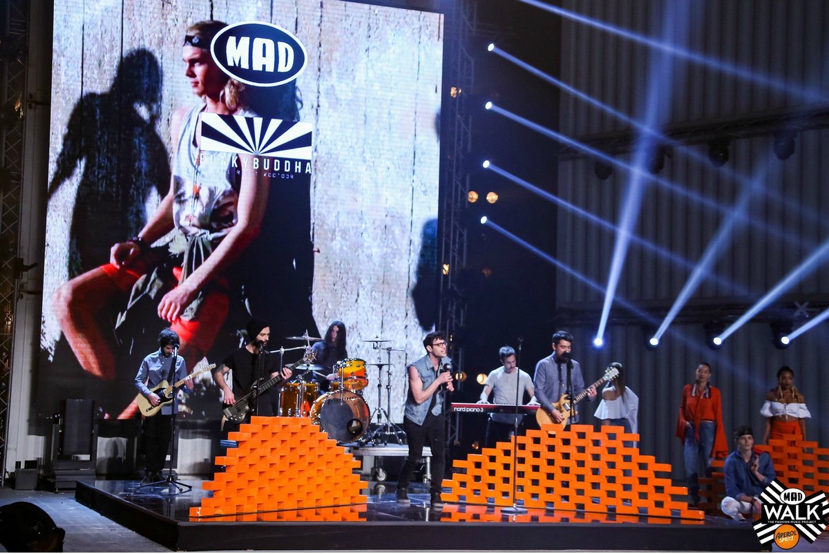madtv's tweet photo. #IanStratis and #Madstreet with #FunkyBuddha at #Madwalk17 by #AperolSpritz. Stay tuned #Alphatv . https://t.co/BcK1oeT16Z
