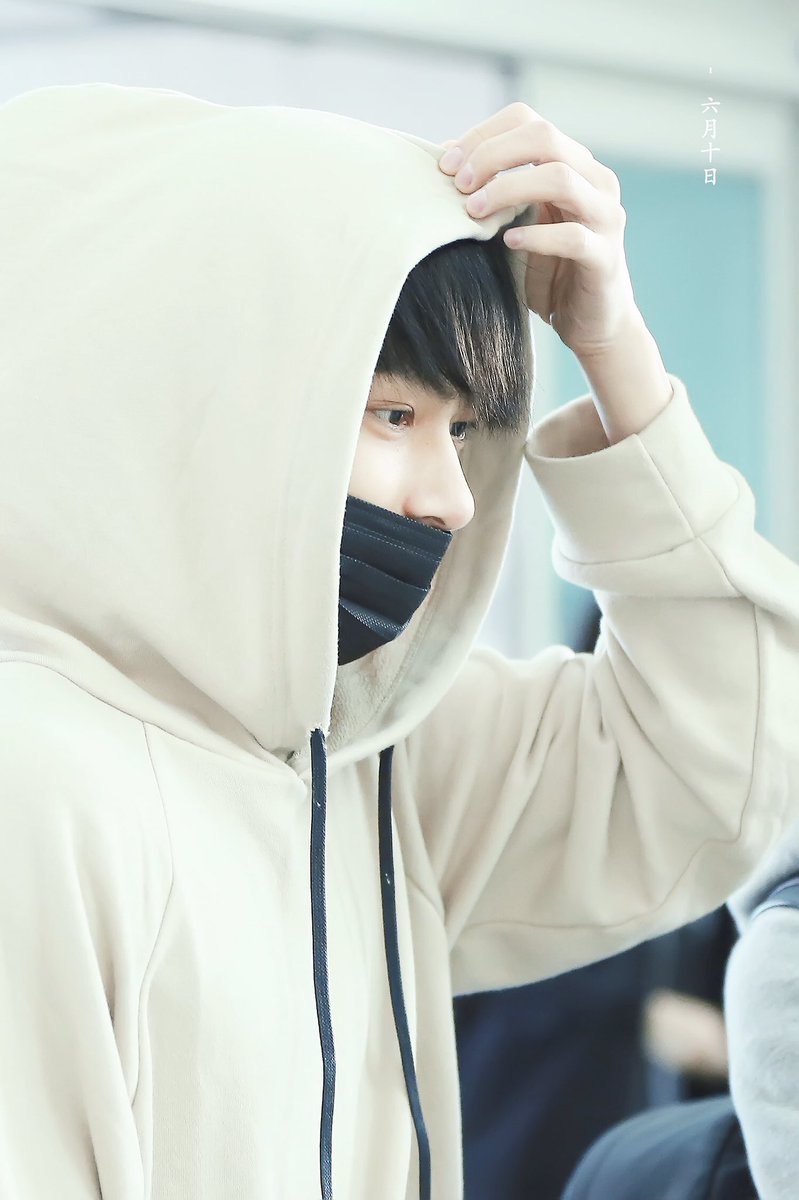 170414 인천출국 #세븐틴 #준 #준휘 #SEVENTEEN #JUN #文俊辉 

소년아🍃