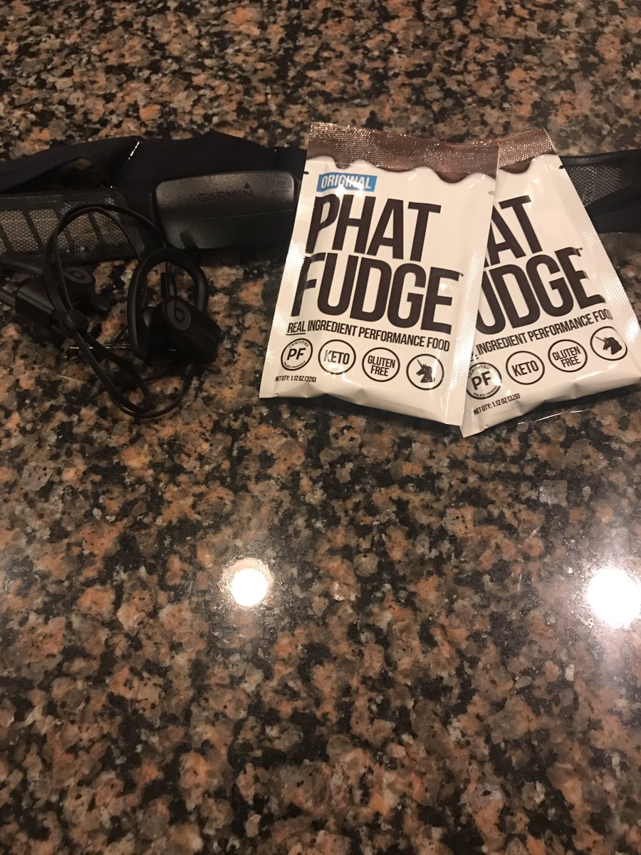 HustleHut's tweet image. How do you get through your long runs #fuelwithfat #marathontraining @phatfudge #longrun