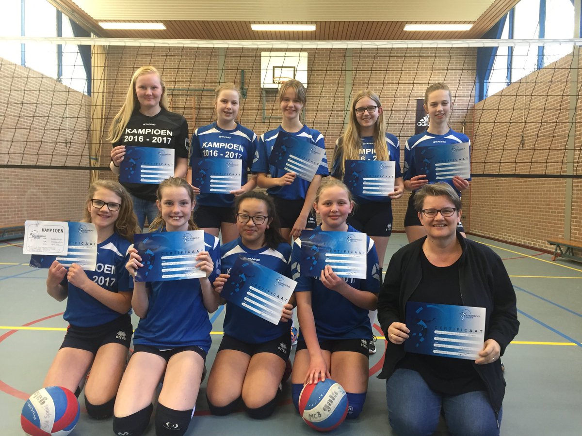 Sliedrecht24's tweet photo. SPORT: Meisjes C5 Sliedrecht Sport kampioen https://t.co/Tl8AGeQysn 
(Foto Sliedrecht Sport) https://t.co/a8jUU0LPNg