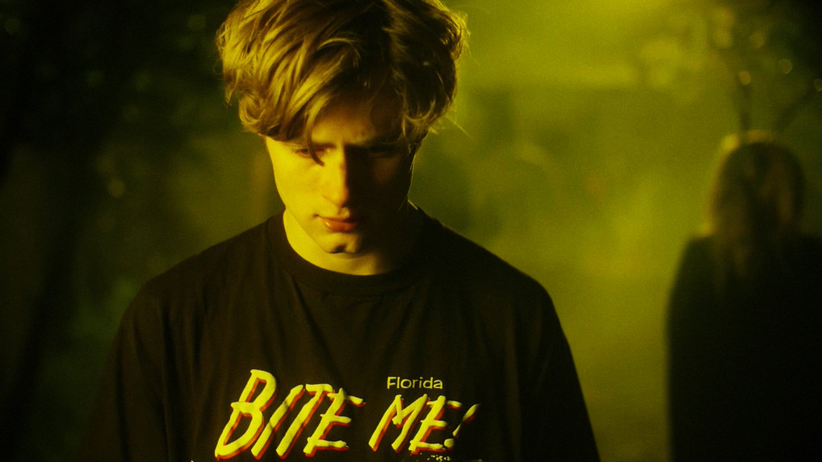 bertieglbrt's tweet image. hey thanks for 600k on let it be! love you x youtube.com/watch?v=oSwItK…