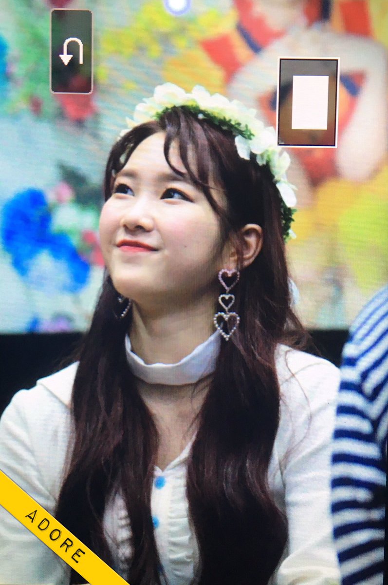 Adorable_OMG's tweet photo. 170415 명동 팬싸인회 #오마이걸 #OHMYGIRL #지호 #JIHO 프리뷰 https://t.co/GHOinlOhza