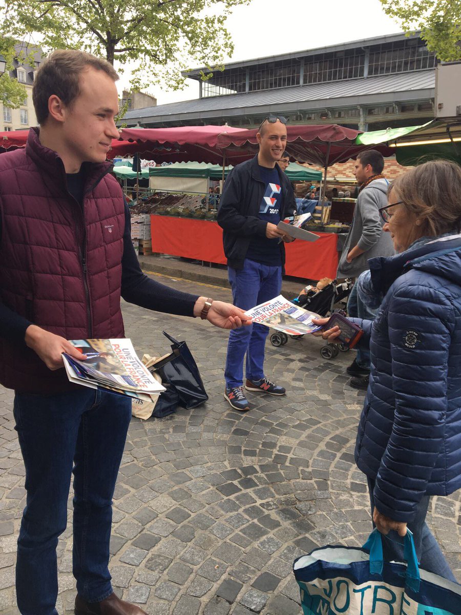 _A_B_Z_D's tweet photo. A #Rennes, de nombreux militants étaient présents pour faire campagne pour @FrancoisFillon avec @AmelieDhalluin, candidate aux législatives https://t.co/LvuJbDwQrj