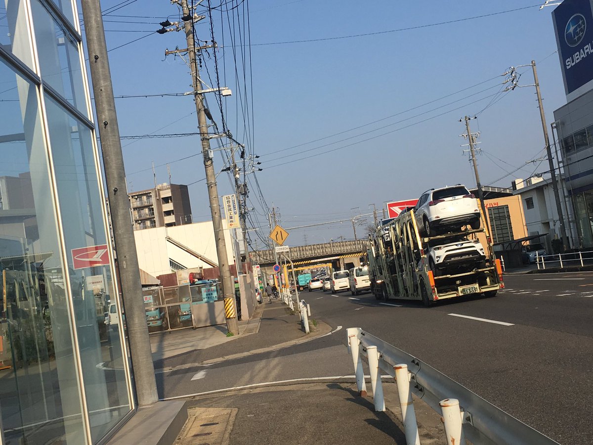 Yuusuke090807's tweet photo. あまりにもレアでしたので激写しました。#RAV4 https://t.co/KPpe5dADSC