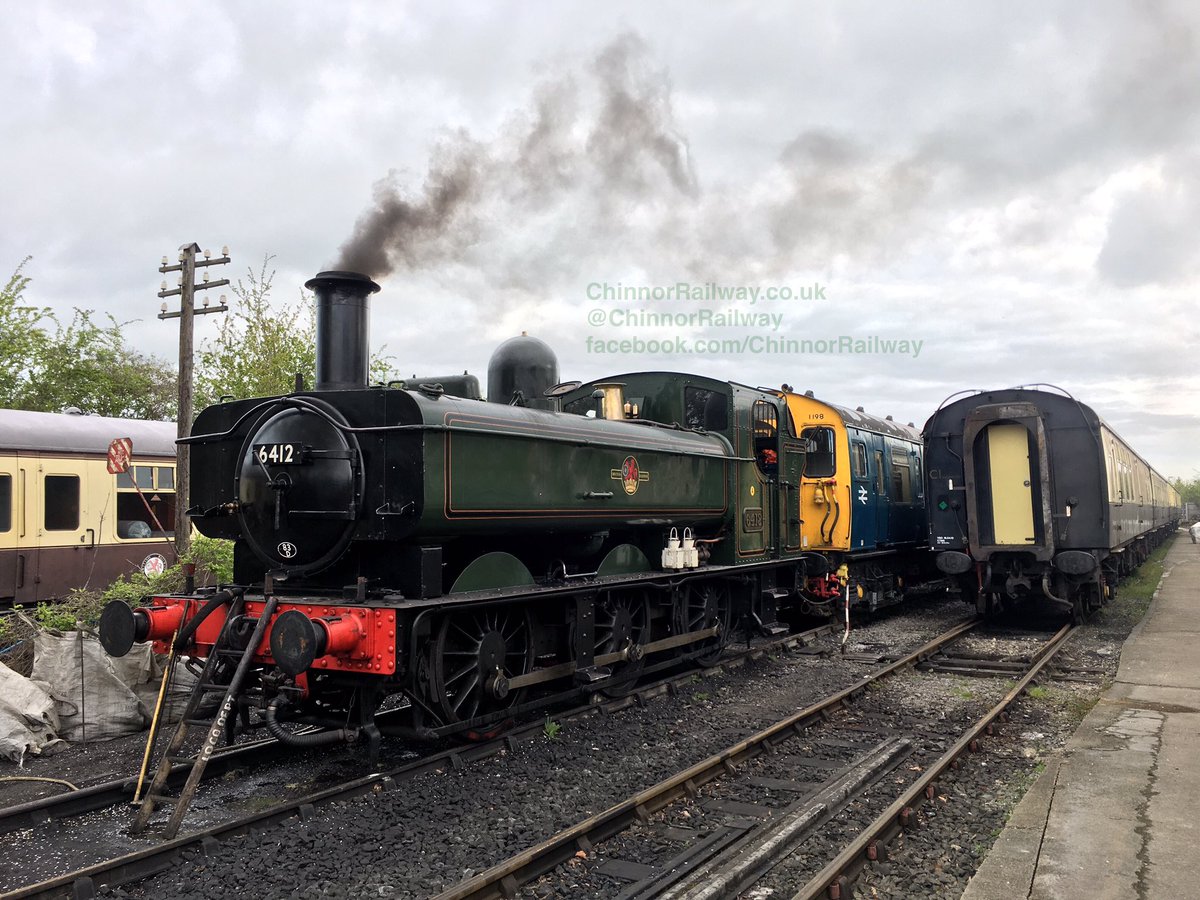 ChinnorRailway's tweet photo. Our #steam crew is busy preparing #GWR 6412 for today's Easter servs from Chinnor to Princes Risborough
#Chilterns
https://t.co/Rgn9hZM3CG https://t.co/oZYXkuRfdT