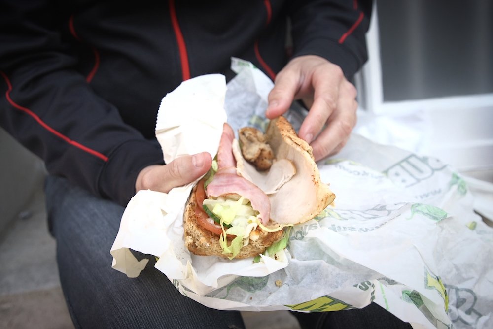 cyclingweekly's tweet photo. Fuel on the go: How to choose the best fast food nutrition (video)
| https://t.co/5tDVdccthW https://t.co/No691kGwme