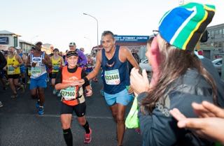 _SaveSA's tweet photo. Many runners making a statement today with their Black Armbands. #run4sa #savesa #endstatecapture #no2corruption https://t.co/FeczdrCn4A