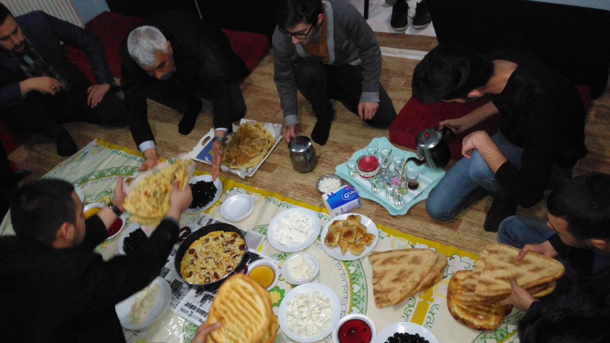 Bizlere kahvaltıda önderlik eden Damızlık Sığır Yetiştiricileri Birliği Müdürü Sayın Yusuf Düzel'e müteşekkiriz.