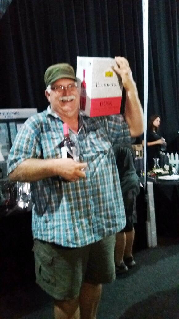 Dis amper te lekker hier in die Rivierbuurt by die <a href="/KKNKfees/">KKNK</a> . Kom maak ‘n draai!