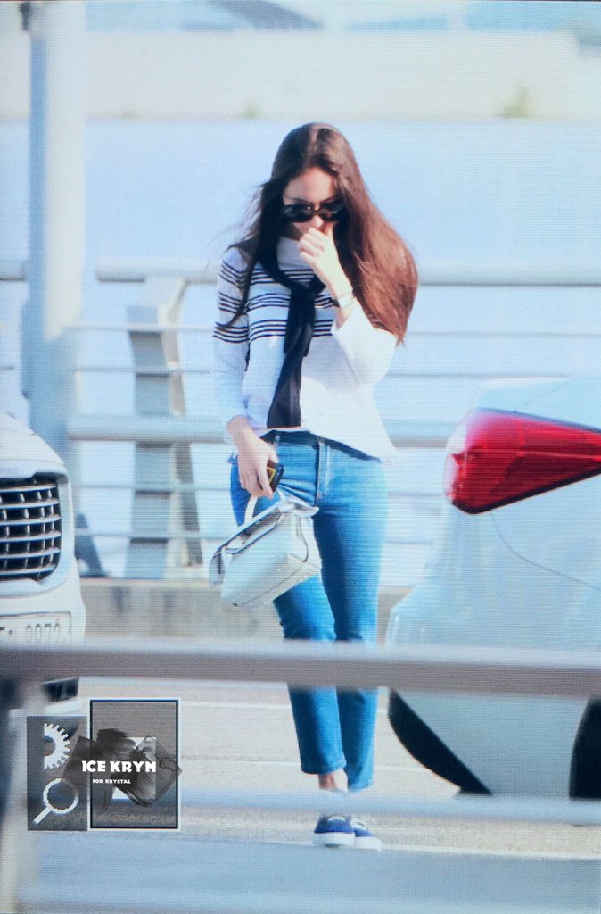 icekrym1024's tweet photo. #Krystal #크리스탈 #정수정 
170415 ICN 1 https://t.co/Lpd6vy7anM