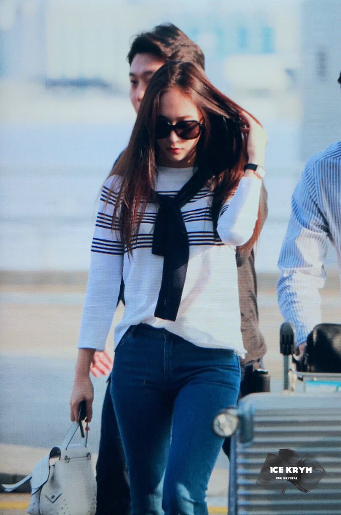 icekrym1024's tweet photo. #Krystal #크리스탈 #정수정 
170415 ICN 1 https://t.co/Lpd6vy7anM