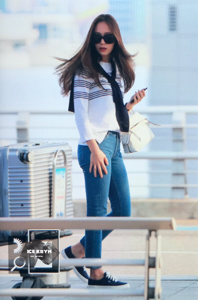 icekrym1024's tweet photo. #Krystal #크리스탈 #정수정 
170415 ICN 1 https://t.co/Lpd6vy7anM
