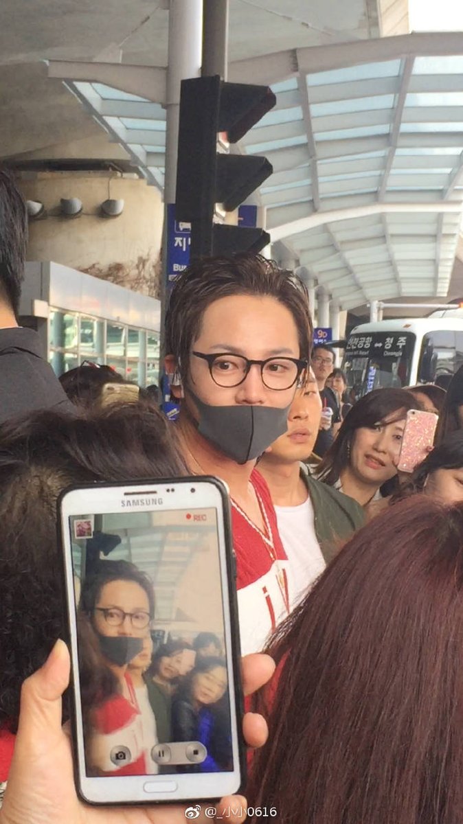 sukkie_eel's tweet photo. @AsiaPrince_JKS (3)[2017.04.15] JKS at Incheon Airport back from Nagoya #2017GIFT 🎁
#장근석 #jangkeunsuk #jks
https://t.co/lmYritvNnq https://t.co/9Kd0Lw42lg