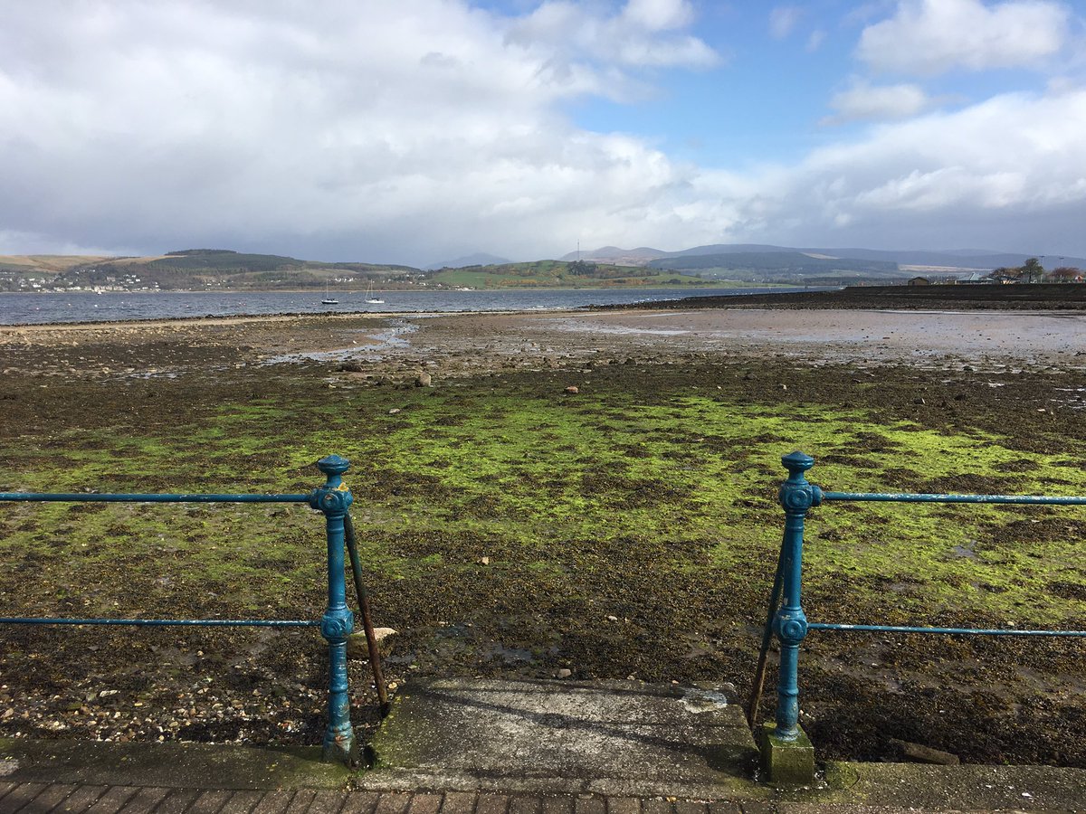 Tide's out.

#Gourock #CardwellBay