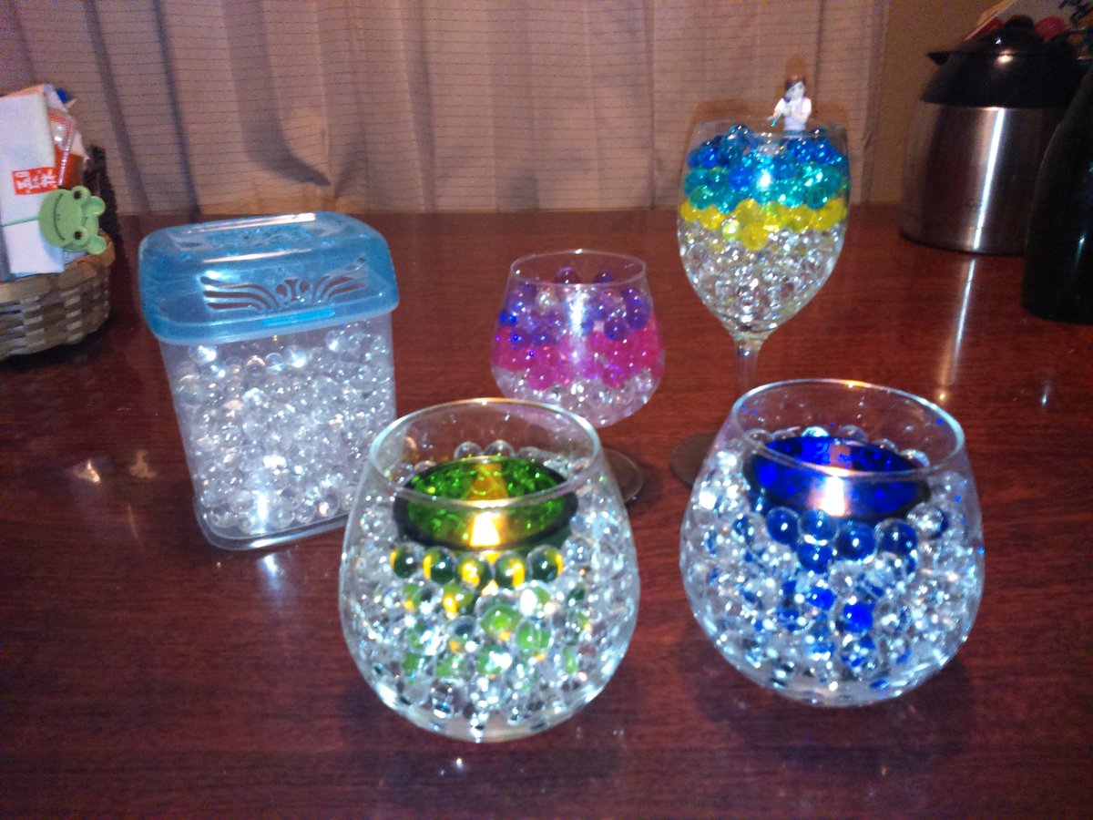 Uzivatel おさーん Na Twitteru 100均の消臭ジェルビーズをインテリアアクセサリっぽくしてみたw バラして色分けしてワイングラス 2種とブランデーグラスは中にカラーのショットグラスを入れて隙間にクリアのビーズを埋めて 同じく100均のledタブキャンドルを入れてみた